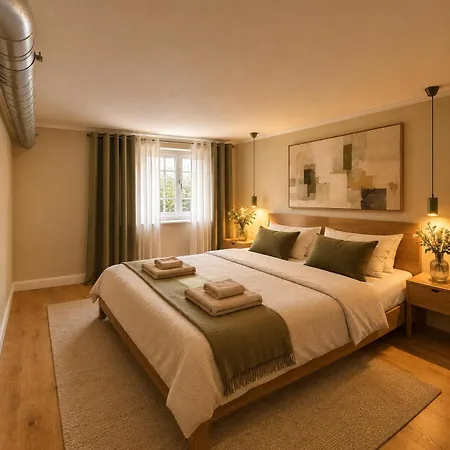 Apartment Art Residence, Beat Schild